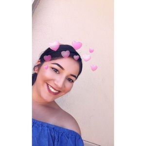 Meet your Posher, Alejandra